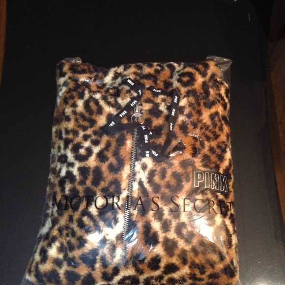 .🎉Victoria Secret Pink Sherpa Hoodie - Picture 2 of 8